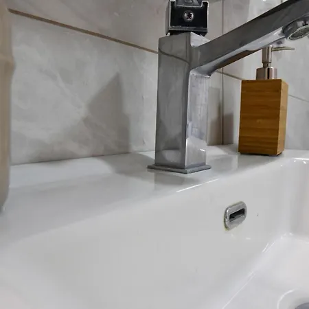 Hotel apartamentowy Roseberry 2*