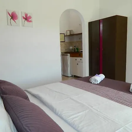 Hotel apartamentowy Roseberry 2*