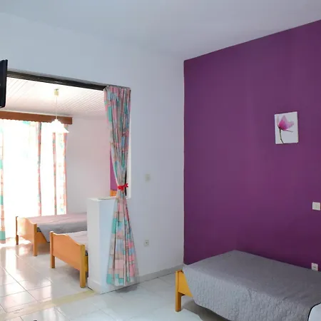 Roseberry 2* فاليراكي